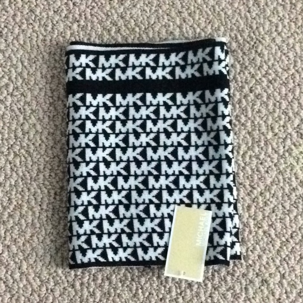 MK black and white infinity scarf NWT